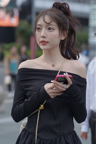 超级甜美小姐姐