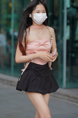 超短裙小清新女孩儿